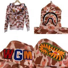 アベイシングエイプ A BATHING APE パーカー 迷彩 カモ柄 ジップパーカー ピンクの画像