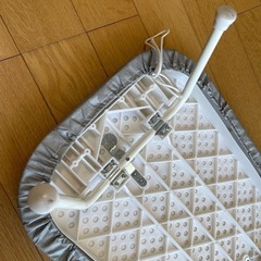 アイロン台 スタンド 折りたたみ アイロンの画像