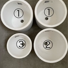 ホワイト植木鉢4個セットの画像