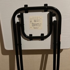 折りたたみ机 ホワイト 幅560mm × 奥行き420mm × 高さ700mmの画像