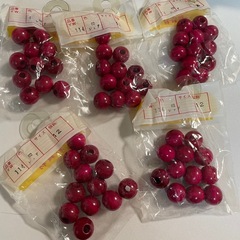 マクラメ ウッドビーズ 13mmダルマ 丸型 レッド5袋の画像