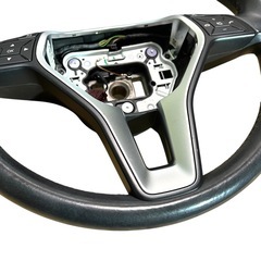 ベンツ Bクラス 純正ステアリング ハンドルの画像