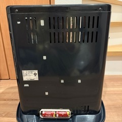 コロナ　灯油ストーブ　ヒーター 2019年製　灯油容器2個付き　の画像