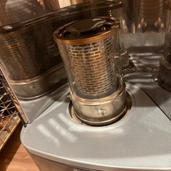 コロナ　灯油ストーブ　ヒーター 2019年製　灯油容器2個付き　の画像