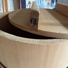 木製のお櫃の画像