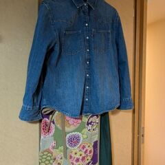 リーバイス デニムシャツの画像