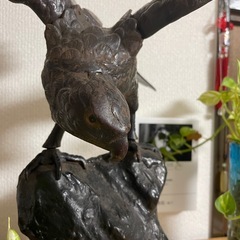 置物　鷹の画像