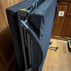 折りたたみベッド
の画像