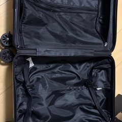 機内持ち込み可スーツケース　白の画像