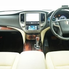 走りが、ステータスになる。走る歓び、上質な日常。クラウンの画像