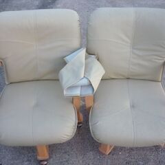 中古 USED 家具調ダイニングこたつ ジルバ975 上久商店製 幅90cm×奥行75cm×高さ68cm 椅子２脚 こたつ布団つき 2013年製（製造終了品です）現行品だと16万円強するかもの画像