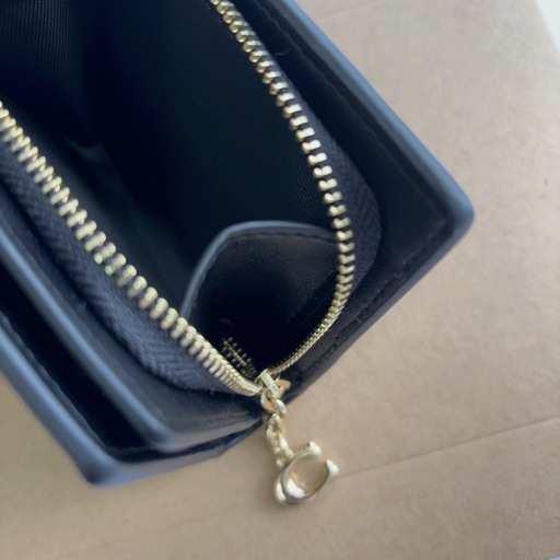 COACH ブラック デボスドシグネチャー 二つ折財布 【未使用】