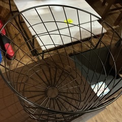 クヴィストブロー🗑️収納テーブル🖤IKEA🌼イケアリビングテーブル高さ42cm直径44cm傷あり💦黒ブラックの画像