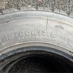 スタッドレスタイヤ4本225/80R17.5 123/121L ブリヂストンBS W900 日本製 国産 4トントラック LT 2023年製の画像