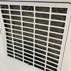 ロ2512-438 セラミックファンヒーター CH-T2261 2022年製 通電確認済み 中古 リモコン付きの画像