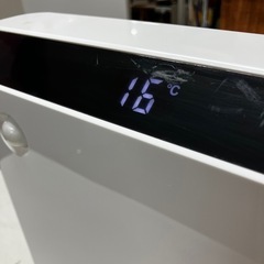 ロ2512-438 セラミックファンヒーター CH-T2261 2022年製 通電確認済み 中古 リモコン付きの画像