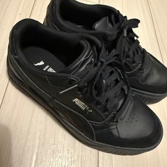 PUMAスニーカーの画像