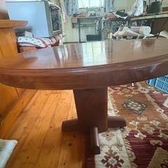 木製テーブルの画像