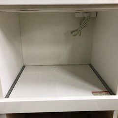 ジャングルジャングル貝塚店　レンジボード　白　ホワイト　3枚扉　引き出し　コンセント　磨りガラス　マグネット式　中古　貝塚市　二色浜の画像