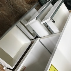 ジャングルジャングル貝塚店　レンジボード　白　ホワイト　3枚扉　引き出し　コンセント　磨りガラス　マグネット式　中古　貝塚市　二色浜の画像