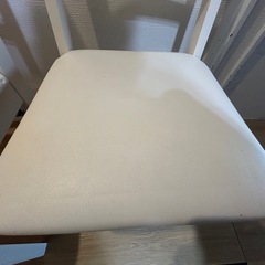 IKEA
ダイニングチェア ホワイト 合皮 2脚の画像