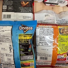 お菓子 大量 スナック チョコ プリッツ ドーナツの画像