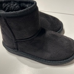 新品未使用★GAP ムートン　20cm ブラックの画像