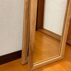 ※引渡し予定あり
【無料】姿見／鏡　※支え破損あり・現状渡しの画像