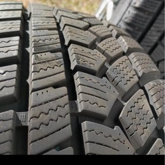 冬タイヤホイール付きの画像