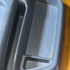 トヨタハイエースワイド用純正センターコンソールの画像