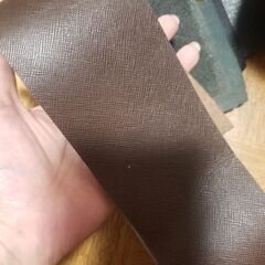 【お取引中】皮革ハギレ　差し上げます。取りに来て頂ける方の画像