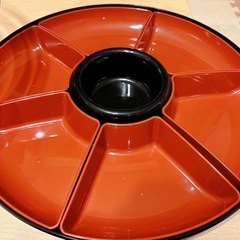 手巻きの入れ物と漆のお椀の画像