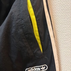 アディダス　ジャージの画像