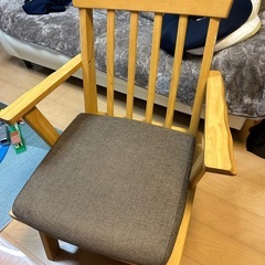 ニトリダイニング回転椅子の画像