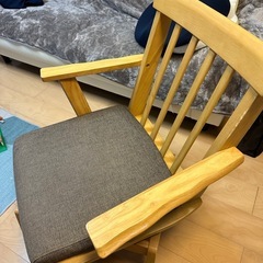 ニトリダイニング回転椅子の画像