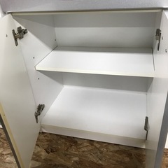 ジャングルジャングル貝塚店　食器棚　グレー　灰色　2枚扉　引き出し　透明ガラス　高さ調節可　調節　中古　貝塚市　二色浜の画像