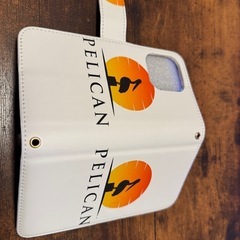 ✨iPhone15Proスマホケース✨ペリカン柄✨ホワイト❕新品‼️の画像