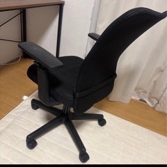 【無料】【引取りに来れる方】テーブルと椅子の画像