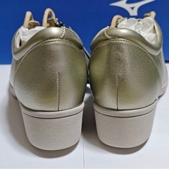 ミズノ【MIZUNO】ウィメンズ ウォーキングシューズ 24.5センチ3Eの画像