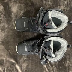 スノーボード、ブーツ、ゴーグル、ケース一式の画像