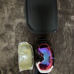 スノーボード、ブーツ、ゴーグル、ケース一式の画像