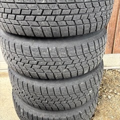 185/70/14スタッドレスタイヤの画像