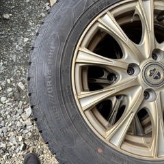 185/70/14スタッドレスタイヤの画像