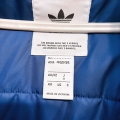 adidas originals ボンバージャケット ブルー×ホワイトの画像