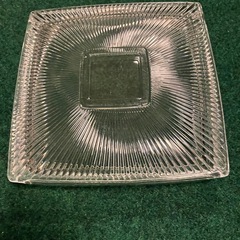 ４枚セット、透明の四角のお皿の画像