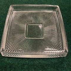 ４枚セット、透明の四角のお皿の画像