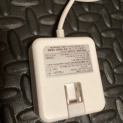 AC/DC 充電器　USB 4口の画像