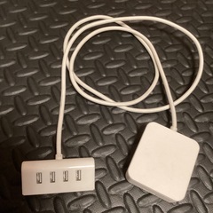 AC/DC 充電器　USB 4口の画像