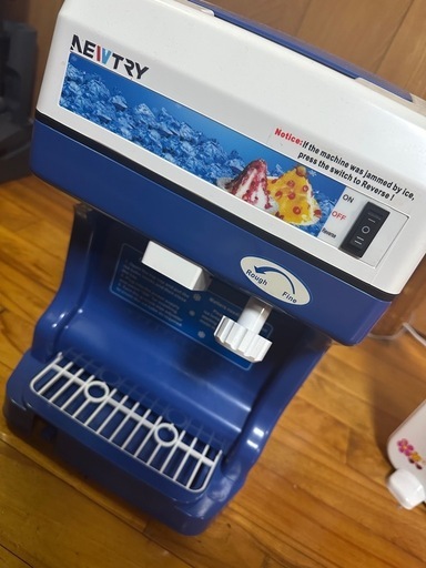 業務用かき氷機 (n) 浦添前田の調理器具《かき氷機》の中古あげます