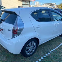 トヨタ アクア　平成26年式 予備車検2年付　低走行3.4万キロ　リサイクル料金などコミコミ　の画像